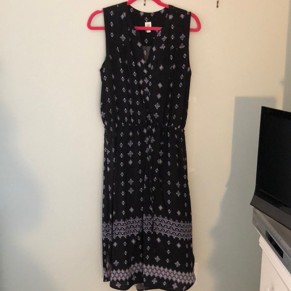 Gap dress, tie waist, button V-neck